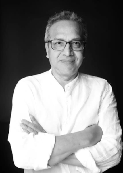 Roberto León